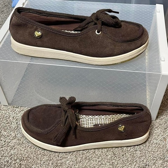 Brown Roxy slip-on loafers with iconic heart charm logo - Picture 8 of 8